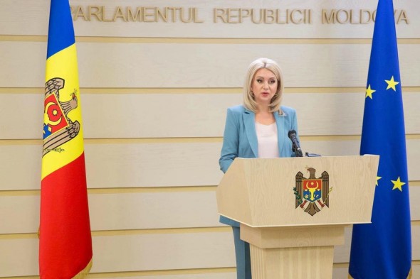 LIVE // Briefing de presă susținut de Candidata Partidului Politic „ȘOR” la alegerile prezidențiale, Violeta Ivanov